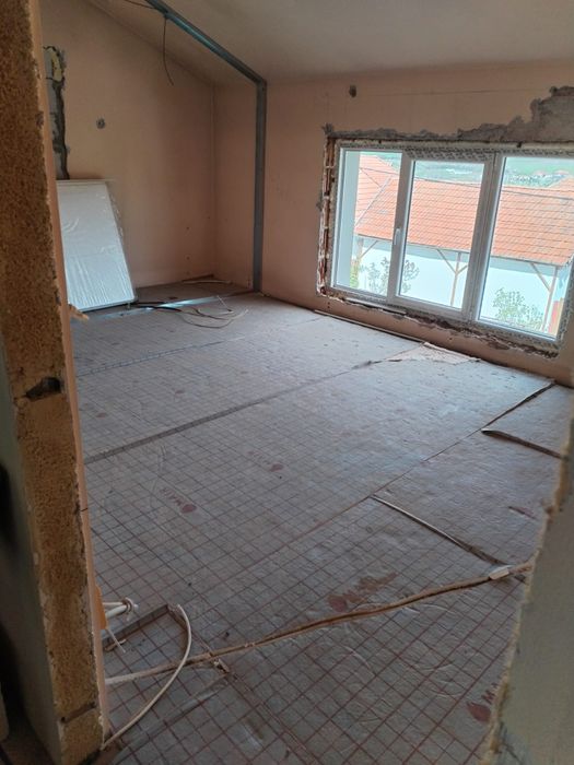 Persoana fizică vând casă în Hidișelu de Jos aproape de Sânmartin