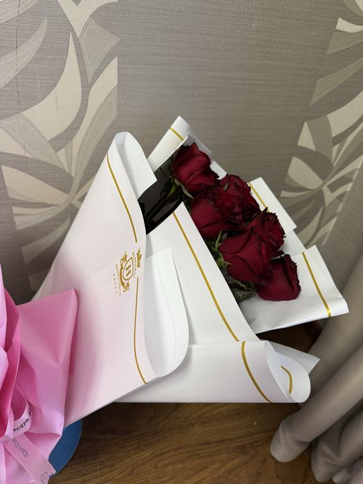 Цветы красные и розовые