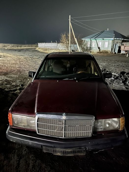 Продам в разборе мерс 190й