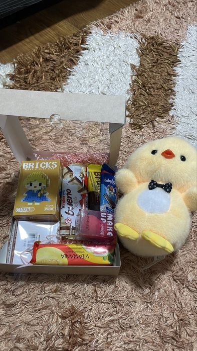 Бокс+лентычный розы трендывые.