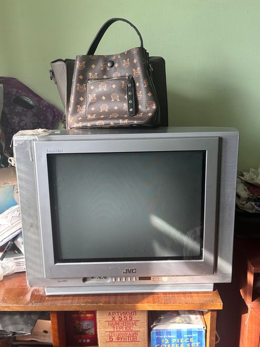 2 плиты 2 телевизора продам все работает