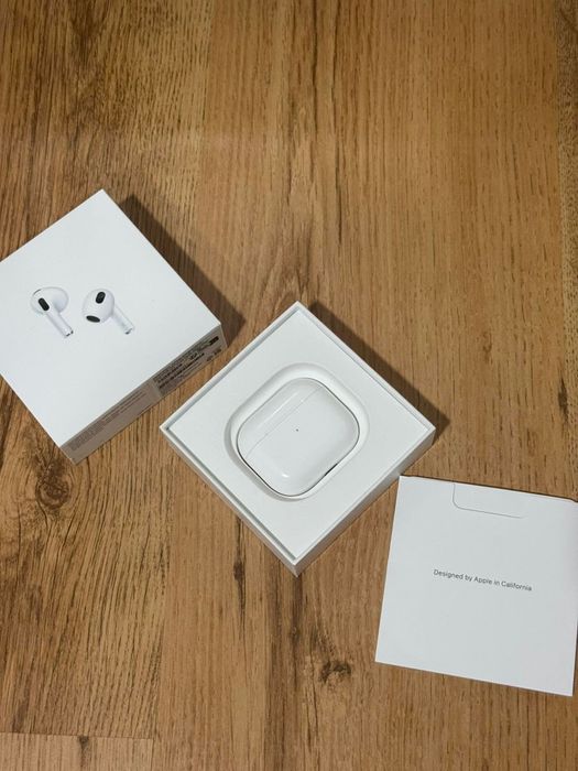 Продавам слушалки Apple Air Pods 3