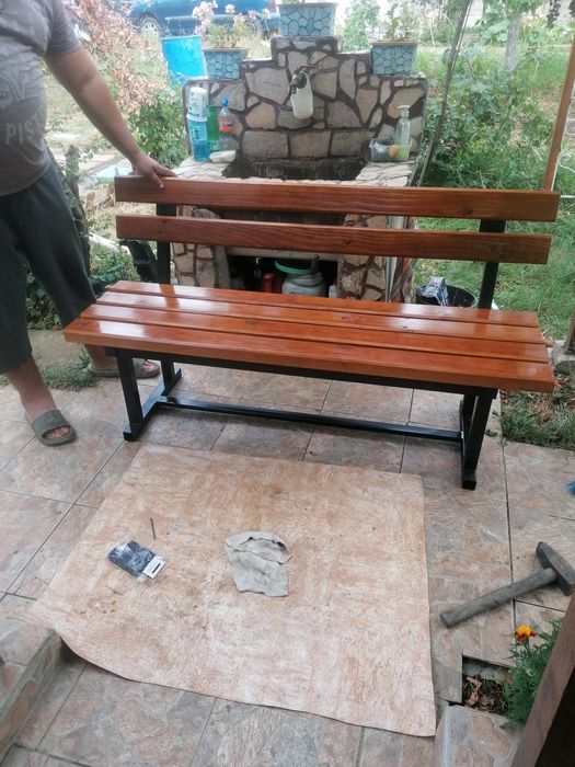 Изработка на градински столове пейки