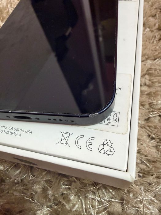 Iphone 12,с памет 64 GB
