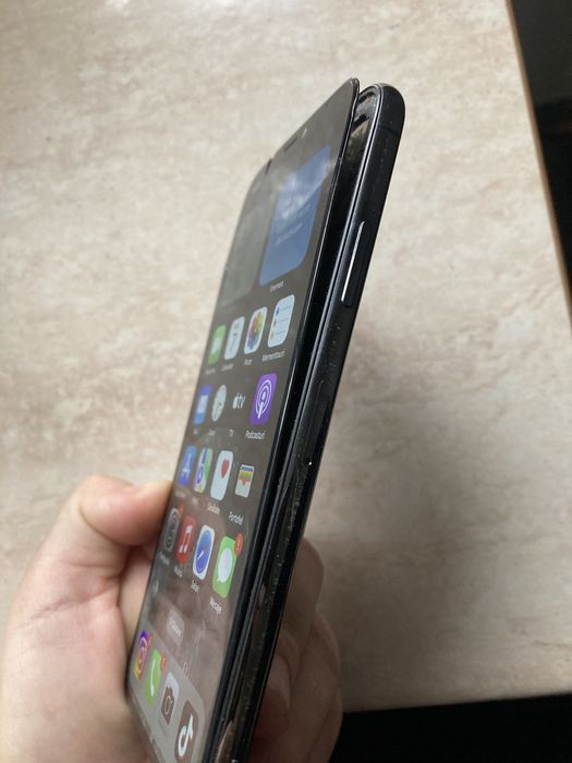 Vand ip x  pentru piese sau cine vrea sa il faca