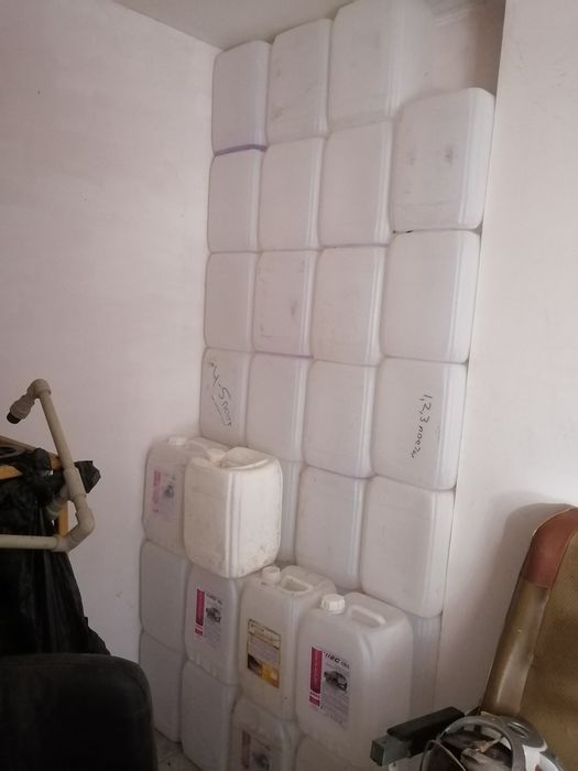 Продам канистры 20 литровые