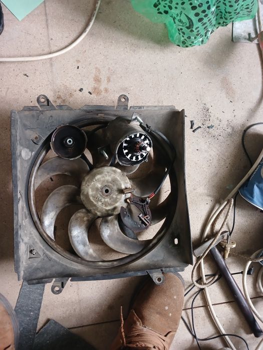 Запчасти на тойота карина е