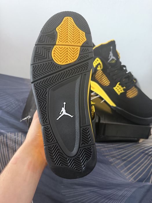 Air Jordan 4 Yellow Thunder