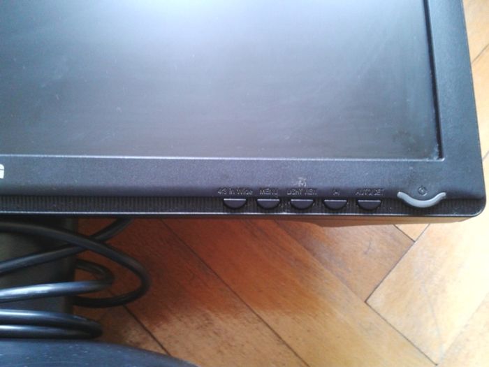 Монитор LG W1934S