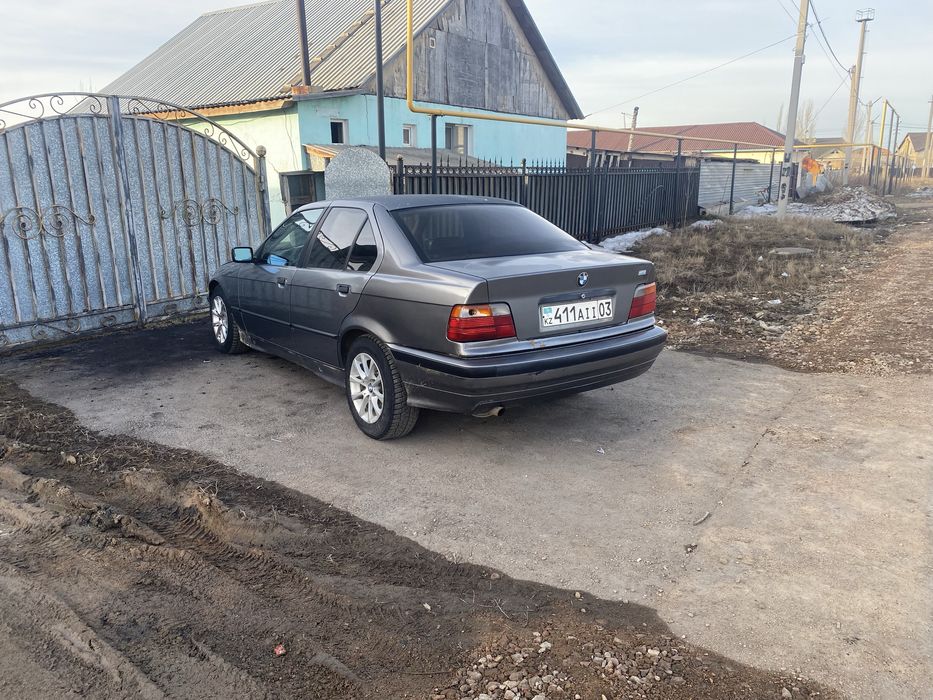 BMW e36 316i в хорошем состоянии