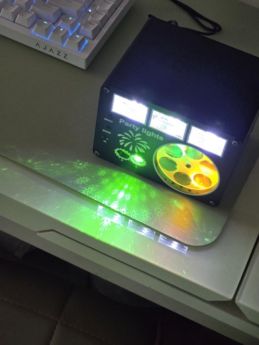 Lumină disco Vicalo LED cu telecomandă + control muzică, stroboscop