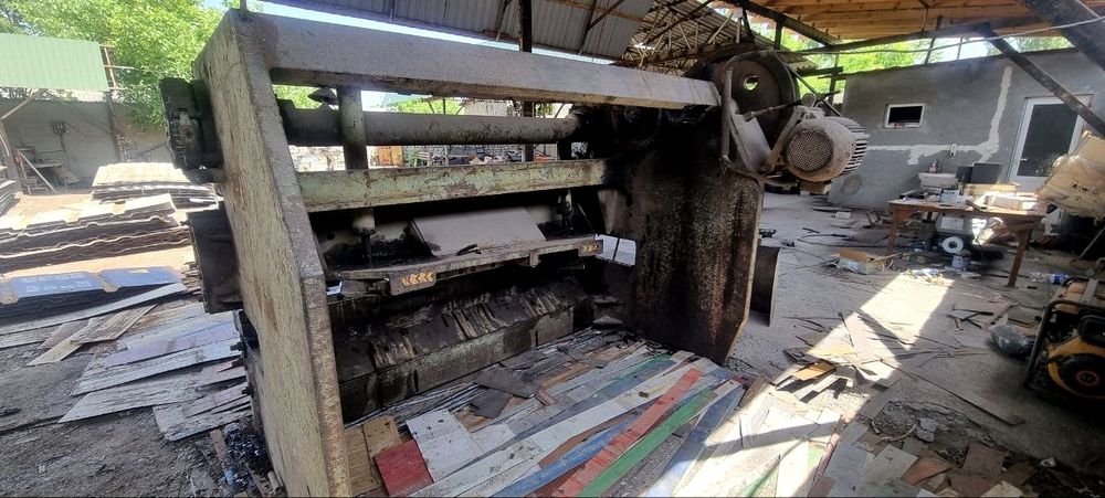 Глатина 12мм узунлиги 2.50м
таййор холатда. фаргона бувайдада
нархи 62