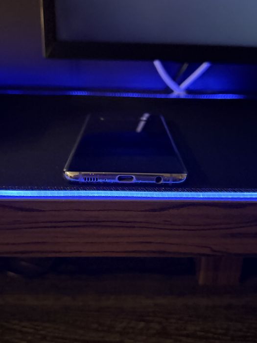 Samsung s 10  на памить 128