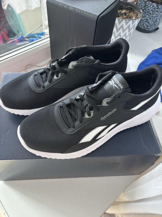 Продам кроссовки Reebok 44