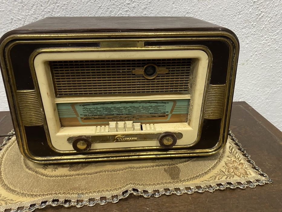 Ретро радио от франция