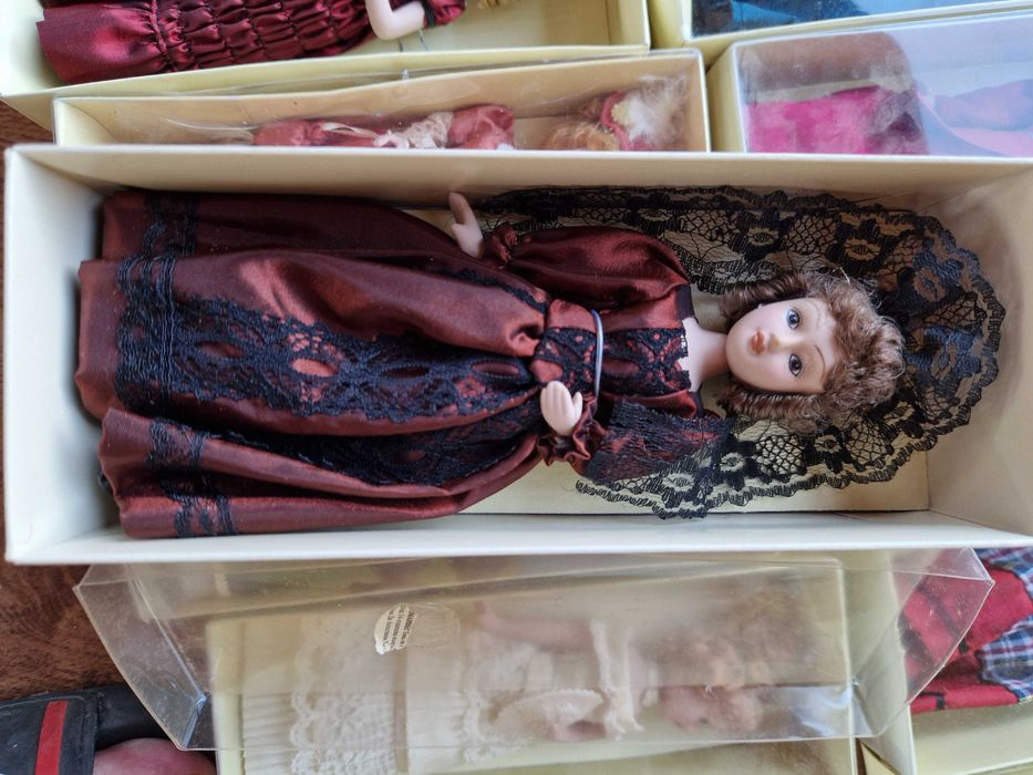 Pãpusi de colectie din Portelan