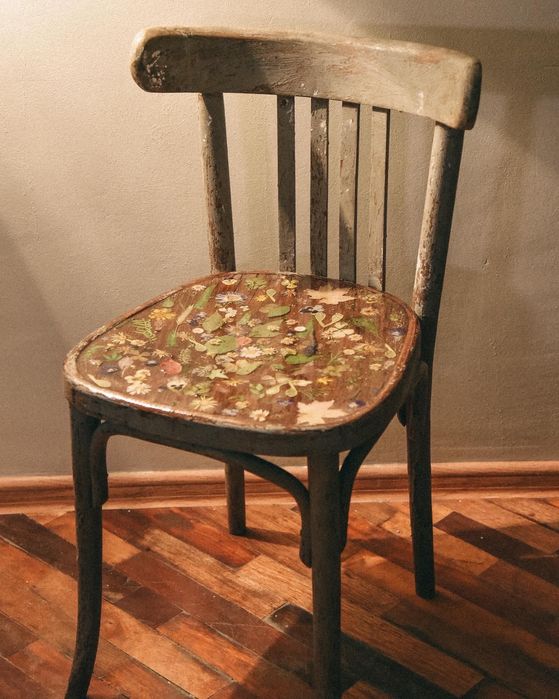 Ретро стул с эпоксидной смолой