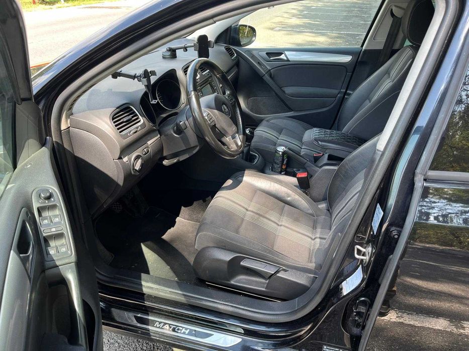 Volkswagen Golf 6 1.4 TSI 122 CP Match  Climatronic  incalzire scaune  Navi  PDC fata/spate