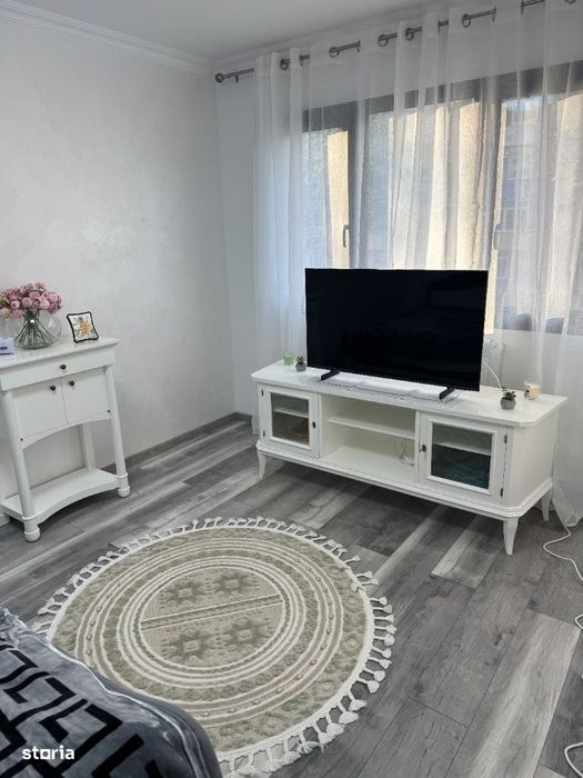 Vand apartament 2 camere decomandat et1