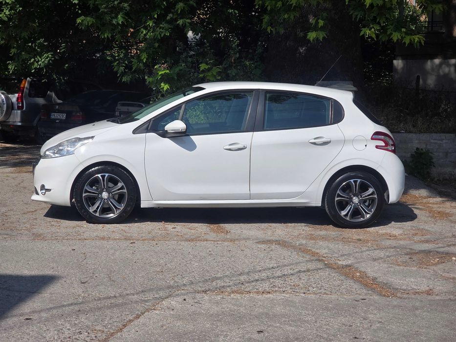 Peugeot 208 1.4i Бензин Газ Климатик Фейслифт