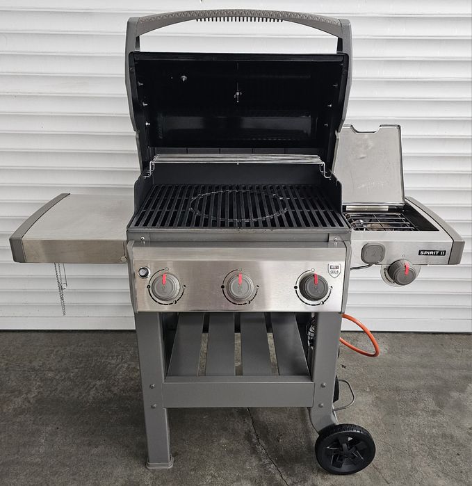 Газово барбекю WEBER