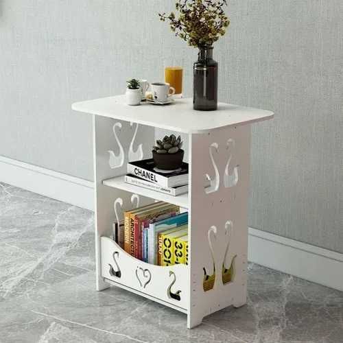 Декоративна бяла масичка с изрязани орнаменти и три нива за съхранение