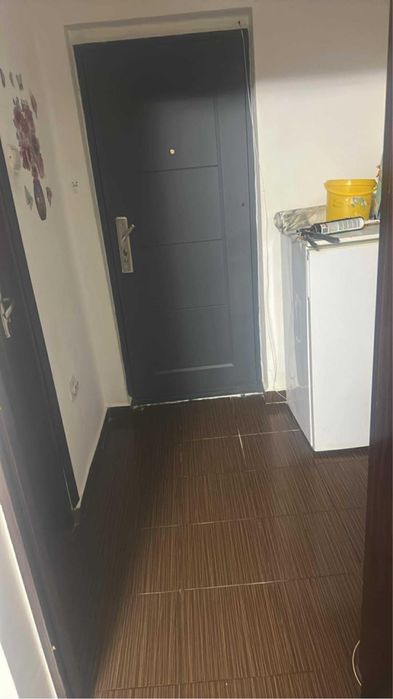 Închiriez Garsoniera