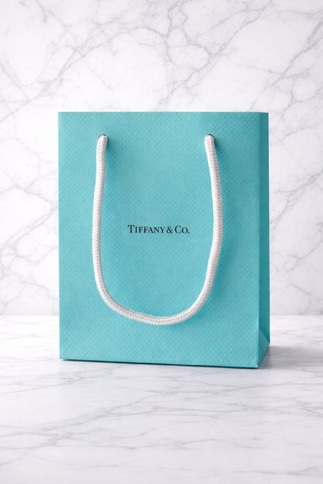 Луксозни торбички и кутии Louis Vuiton