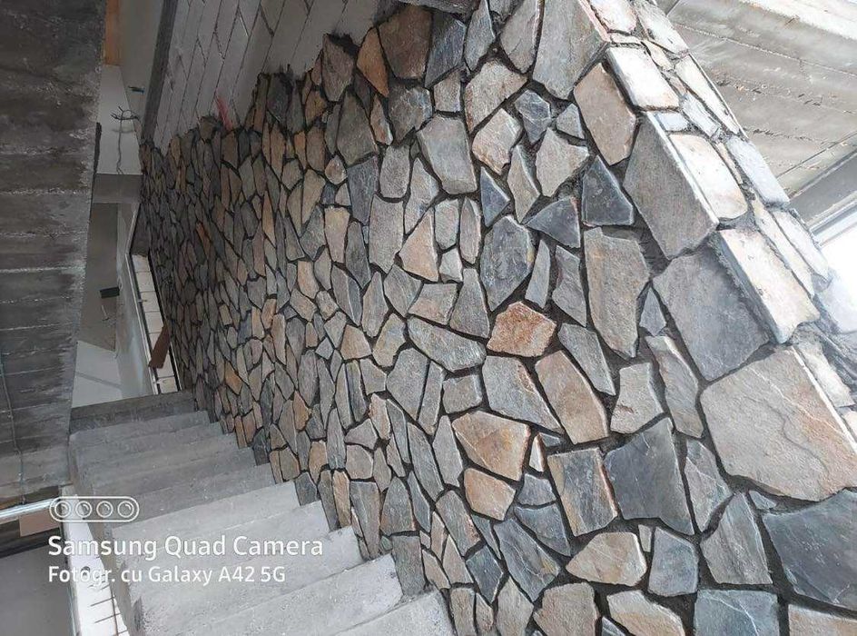 piatra naturala de munte si montaj