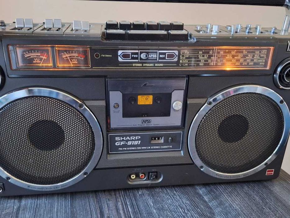 Стерео радиокасетофон Sharp GF-9191HB. Като нов.