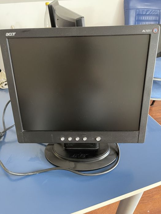 Monitoare diferite modele
