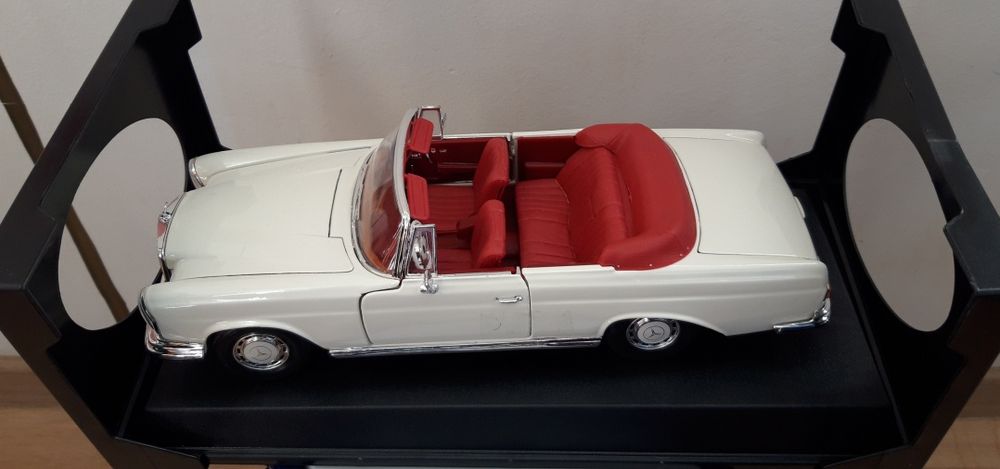 Maisto Special edition 1:18 м. Нови