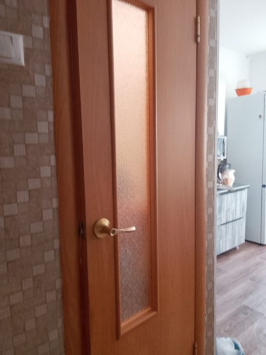 Продаются двери.