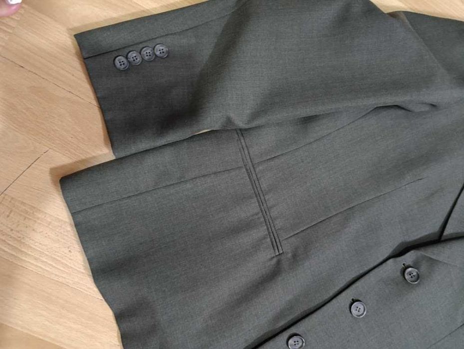 Нов стилен мъжки костюм + бонус