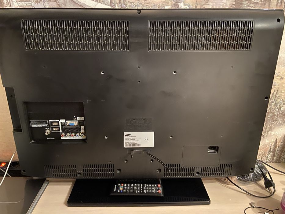 Теливизор Samsung и микроволновая печь