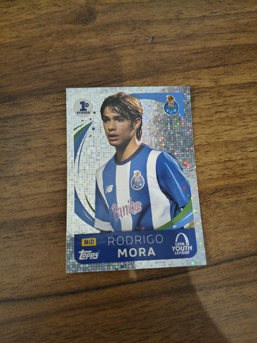 Topps first sticker Rodrigo mora