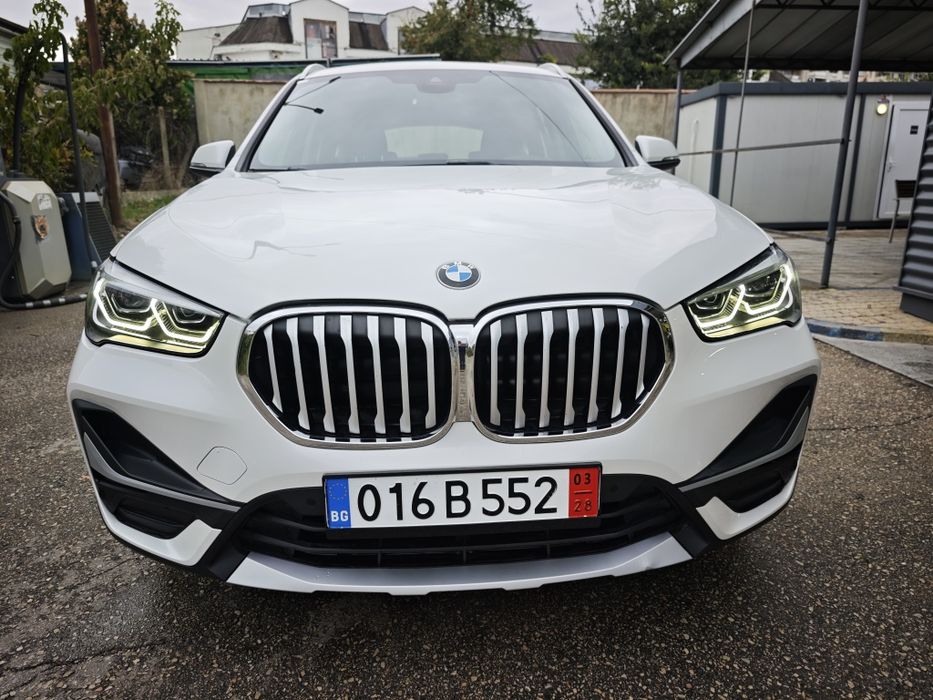 Кола BMW X1 2020