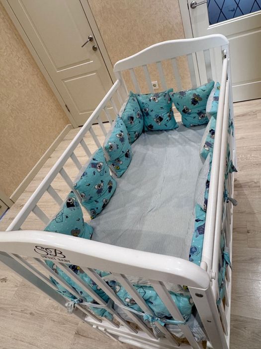 Манеж(деские кравать)