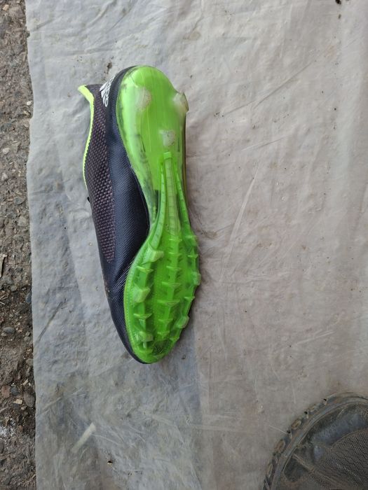 Продам бутсы для взрослых