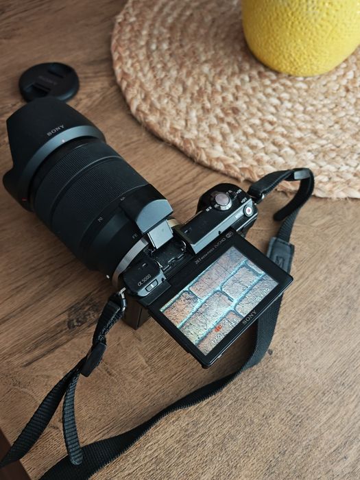 Sony Alpha A5000 + obiectiv Sony 28-70mm OSS + accesorii