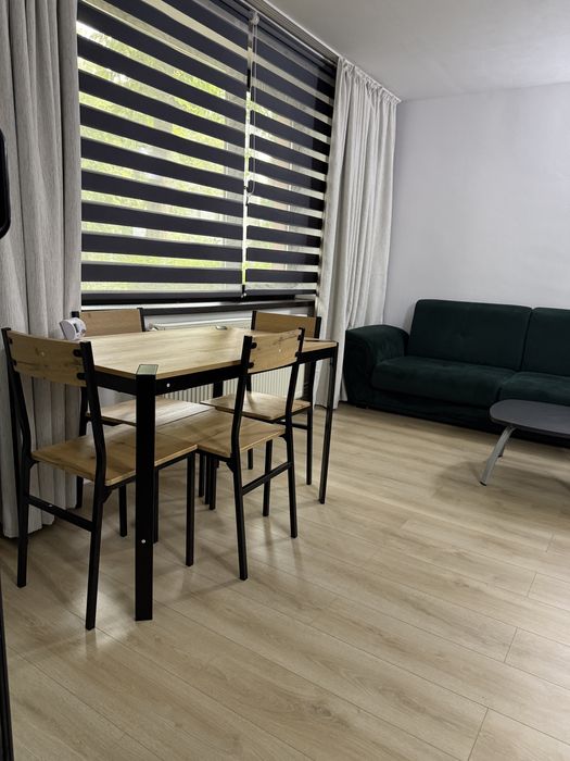 De inchiriat apartament cu 3 camere !