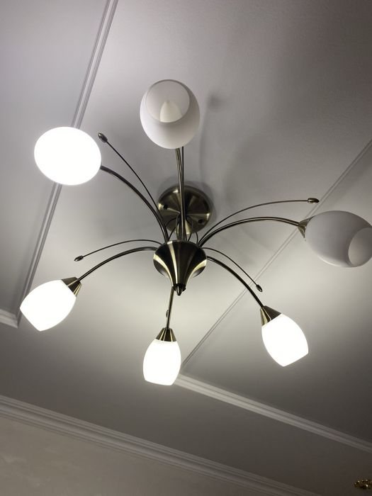 продам люстру все работает дефектов нет