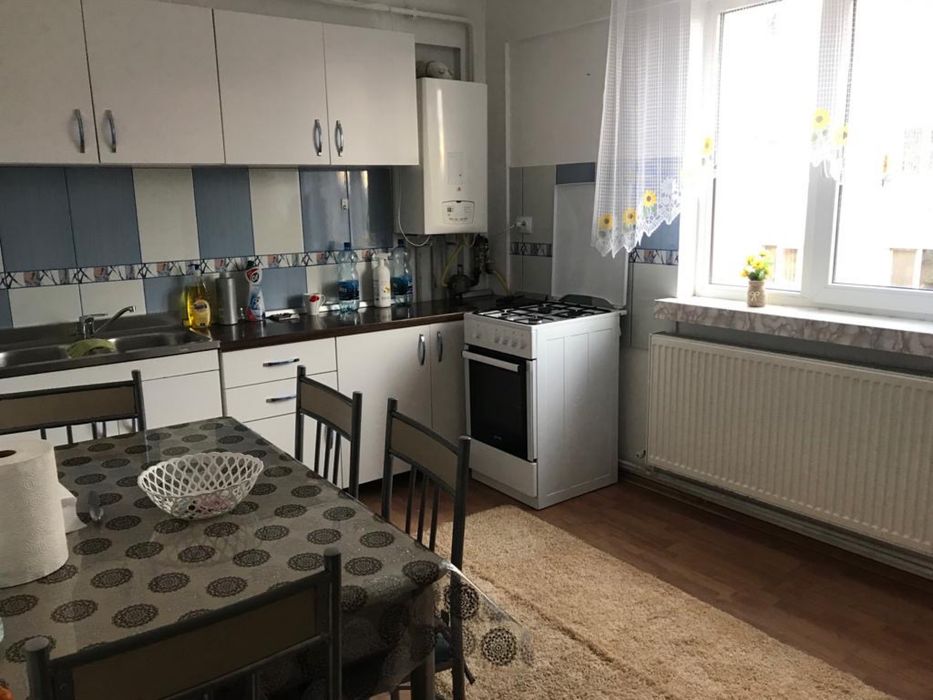 Inchiriez apartament cu 2 camere in Craiovita Noua