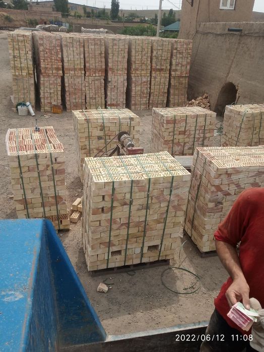 Пишган гишт Кирпич