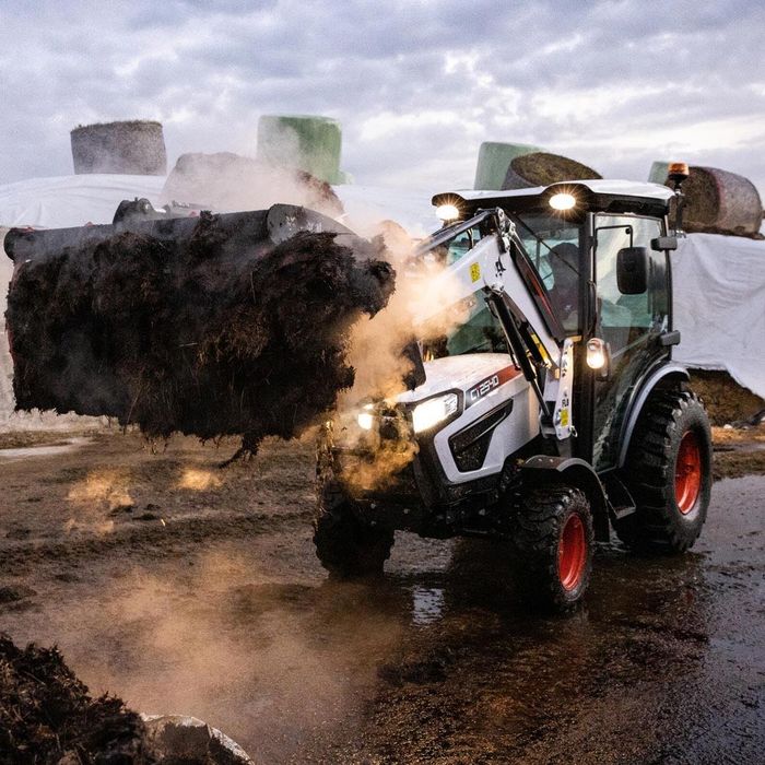 Tractor compact Bobcat CT2540