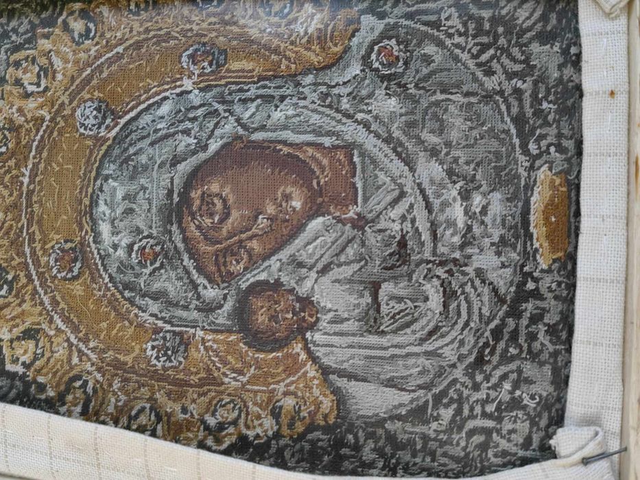 Старинни уникални гоблени.