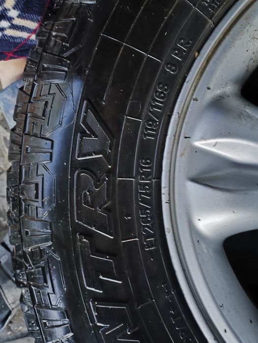 Продам резину японскую TOYO