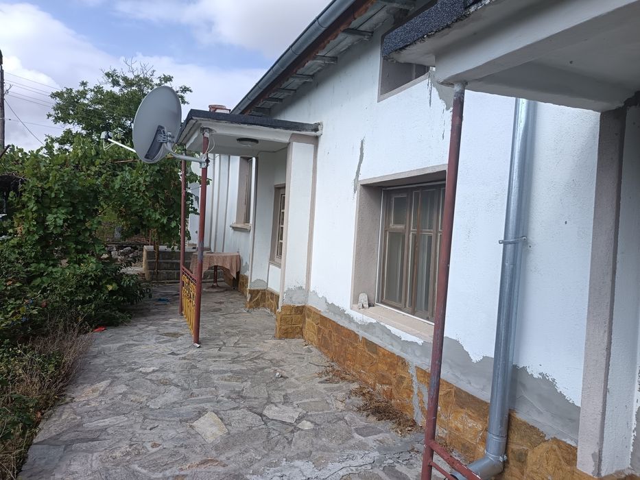 Продавам къща в село Гранит