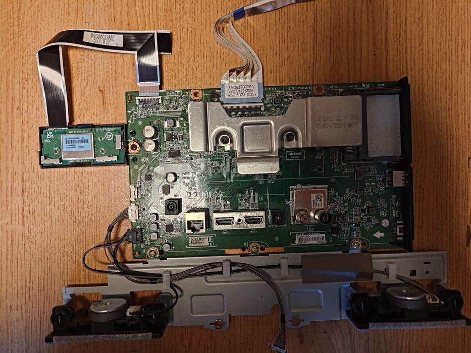 части за телевизор LG 25TQ510S