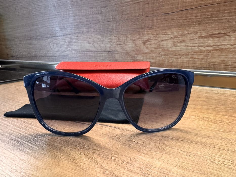 Слънчеви очила Guess